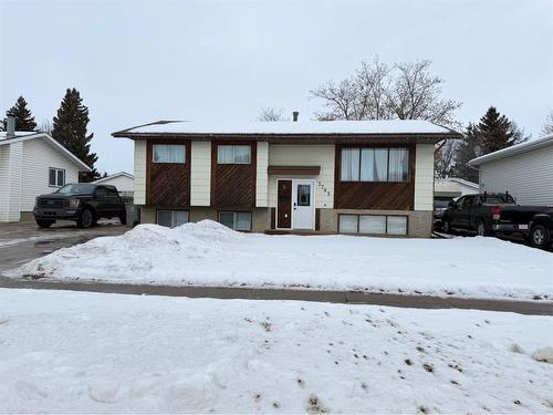 3705 57 Avenue, Lloydminster, AB - Outdoor