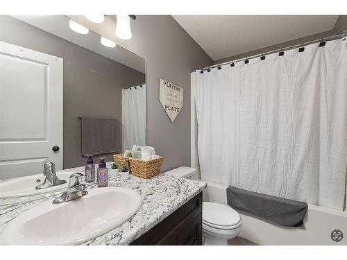 3317 41 Avenue, Lloydminster, SK - Indoor Photo Showing Bathroom