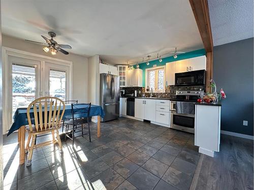 407 Pine Avenue, Maidstone, SK - Indoor Photo Showing Kitchen