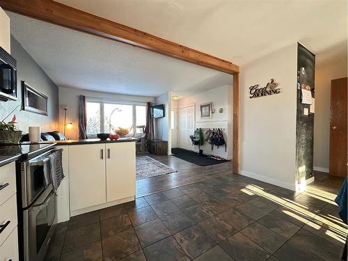 407 Pine Avenue, Maidstone, SK - Indoor Photo Showing Kitchen