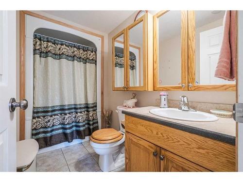 Pt Se 10-50-2 W4, Rural Vermilion River, County Of, AB - Indoor Photo Showing Bathroom