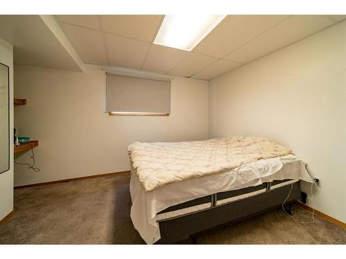 1021 20 Street Crescent, Wainwright, AB - Indoor Photo Showing Bedroom