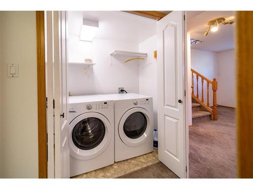 1021 20 Street Crescent, Wainwright, AB - Indoor Photo Showing Laundry Room