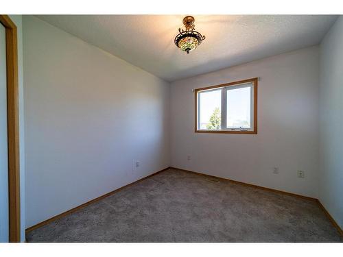 1021 20 Street Crescent, Wainwright, AB - Indoor Photo Showing Other Room