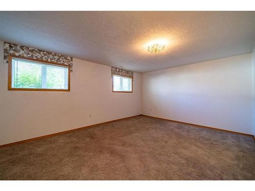 1021 20 Street Crescent, Wainwright, AB - Indoor Photo Showing Other Room