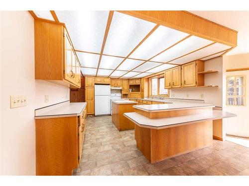 3809 57A Avenue, Lloydminster, AB - Indoor Photo Showing Kitchen