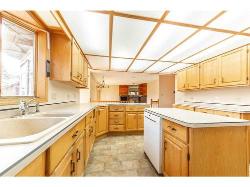 3809 57A Avenue, Lloydminster, AB - Indoor Photo Showing Kitchen