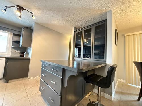 3802 56 B Avenue, Lloydminster, AB - Indoor Photo Showing Kitchen