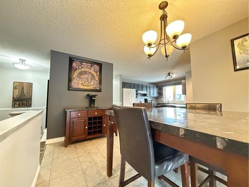 3802 56 B Avenue, Lloydminster, AB - Indoor Photo Showing Dining Room