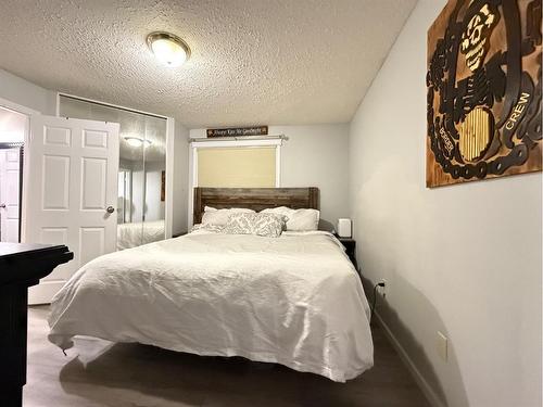 3802 56 B Avenue, Lloydminster, AB - Indoor Photo Showing Bedroom