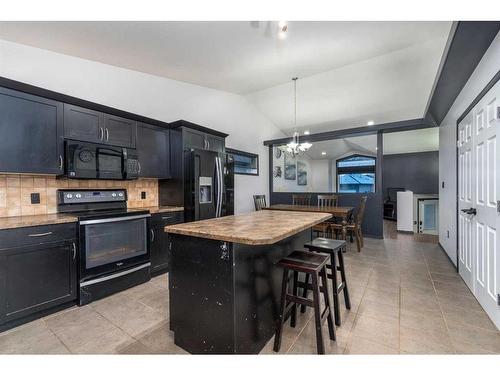 6707 39A Street, Lloydminster, AB - Indoor Photo Showing Kitchen