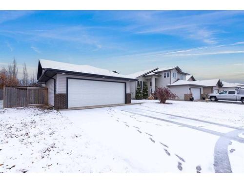 6707 39A Street, Lloydminster, AB - Outdoor