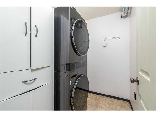 6707 39A Street, Lloydminster, AB - Indoor Photo Showing Laundry Room