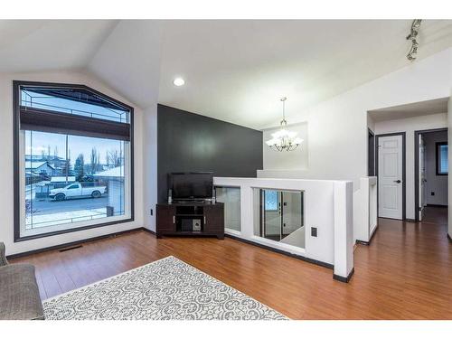 6707 39A Street, Lloydminster, AB - Indoor Photo Showing Living Room