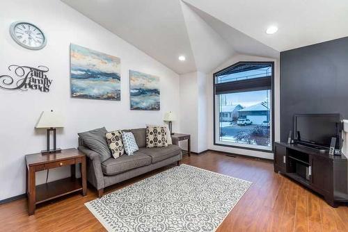 6707 39A Street, Lloydminster, AB - Indoor Photo Showing Living Room