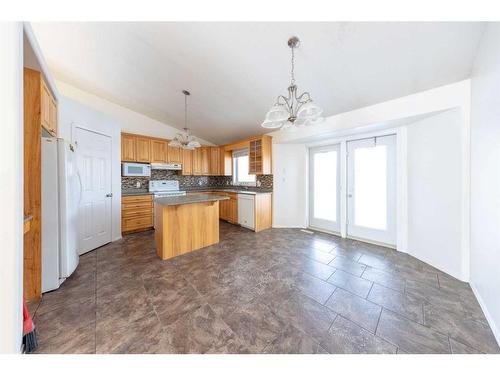 22 Willow Drive, Rural Vermilion River, County Of, AB - Indoor Photo Showing Kitchen