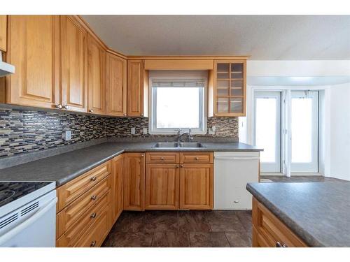 22 Willow Drive, Rural Vermilion River, County Of, AB - Indoor Photo Showing Kitchen With Double Sink