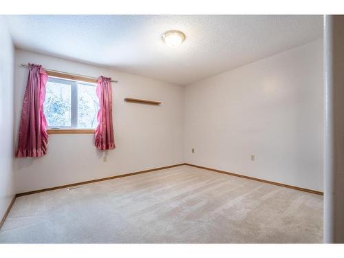 4802 46 Street, Lloydminster, SK - Indoor Photo Showing Other Room