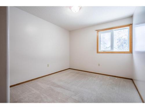 4802 46 Street, Lloydminster, SK - Indoor Photo Showing Other Room