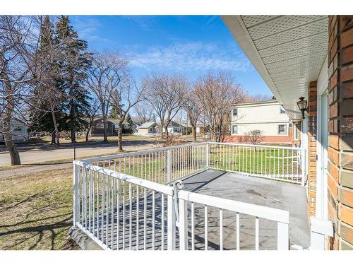 4802 46 Street, Lloydminster, SK - Outdoor