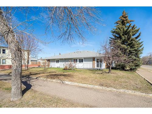 4802 46 Street, Lloydminster, SK - Outdoor