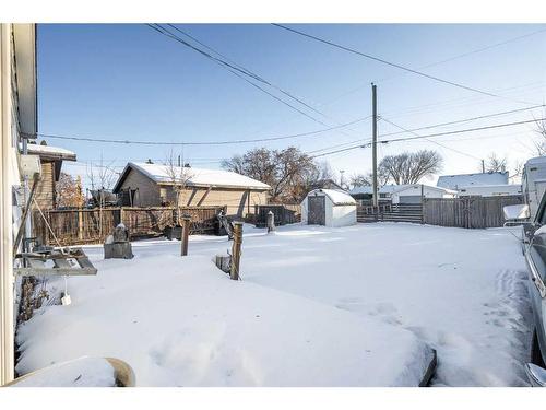 5105 54A Street, Lloydminster, AB - Outdoor