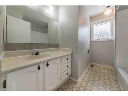 Ne-35-52-01W4, Rural Vermilion River, County Of, AB - Indoor Photo Showing Bathroom