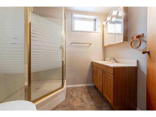 Ne-35-52-01W4, Rural Vermilion River, County Of, AB - Indoor Photo Showing Bathroom