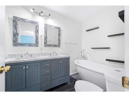 4109 66 Avenue, Lloydminster, AB - Indoor Photo Showing Bathroom