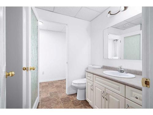 4109 66 Avenue, Lloydminster, AB - Indoor Photo Showing Bathroom