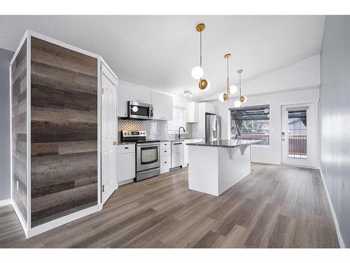 4109 66 Avenue, Lloydminster, AB - Indoor Photo Showing Kitchen With Upgraded Kitchen