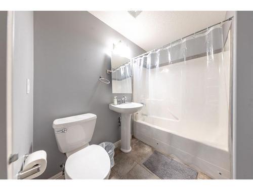 121-4102 69 Avenue, Lloydminster, AB - Indoor Photo Showing Bathroom