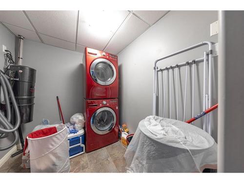 121-4102 69 Avenue, Lloydminster, AB - Indoor Photo Showing Laundry Room