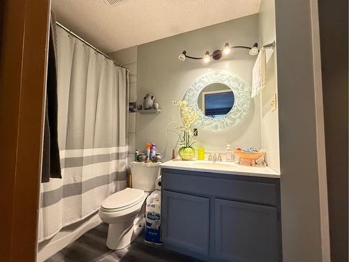 5709 40 Street, Lloydminster, AB - Indoor Photo Showing Bathroom