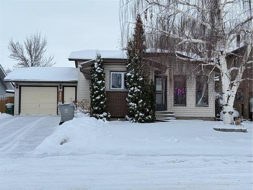 5709 40 Street, Lloydminster, AB - Outdoor