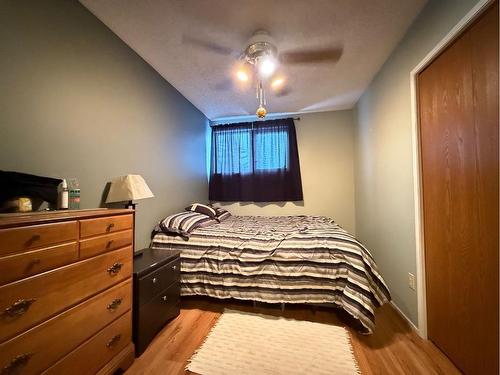 5709 40 Street, Lloydminster, AB - Indoor Photo Showing Bedroom