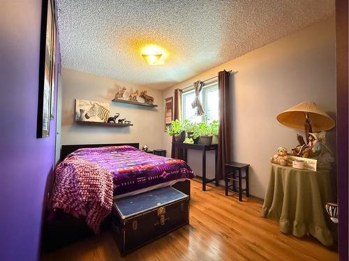 5709 40 Street, Lloydminster, AB - Indoor Photo Showing Bedroom