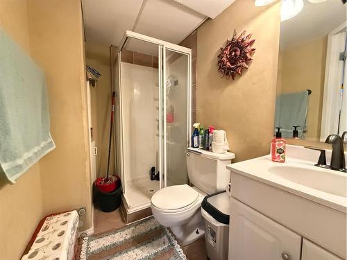 5709 40 Street, Lloydminster, AB - Indoor Photo Showing Bathroom