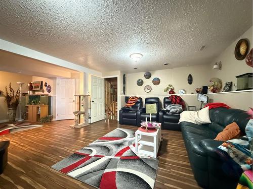 5709 40 Street, Lloydminster, AB - Indoor