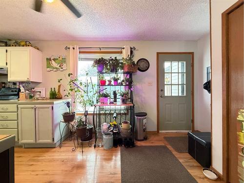 5709 40 Street, Lloydminster, AB - Indoor Photo Showing Kitchen