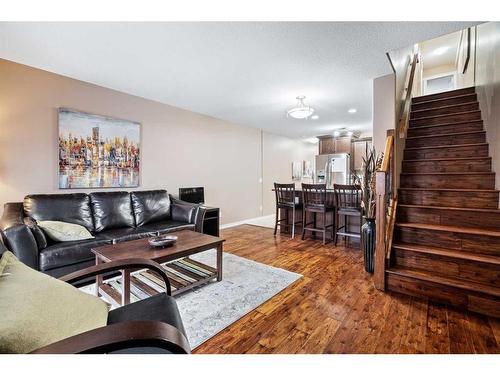 7-5118 34 Street, Lloydminster, AB - Indoor Photo Showing Living Room