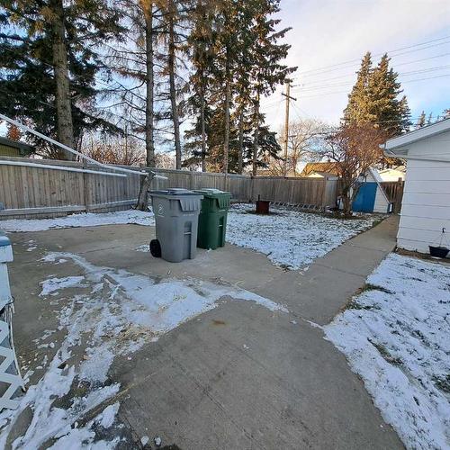 5304 50 Street, Lloydminster, AB - Outdoor