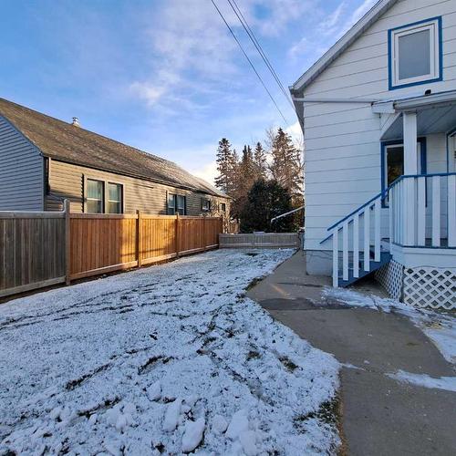 5304 50 Street, Lloydminster, AB - Outdoor With Exterior