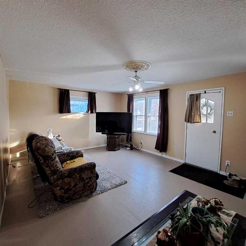 5304 50 Street, Lloydminster, AB - Indoor Photo Showing Other Room