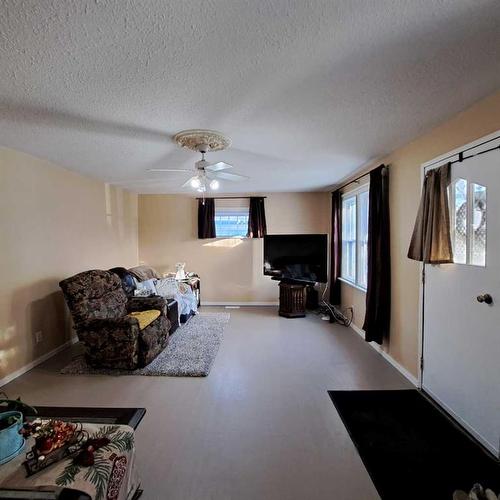 5304 50 Street, Lloydminster, AB - Indoor