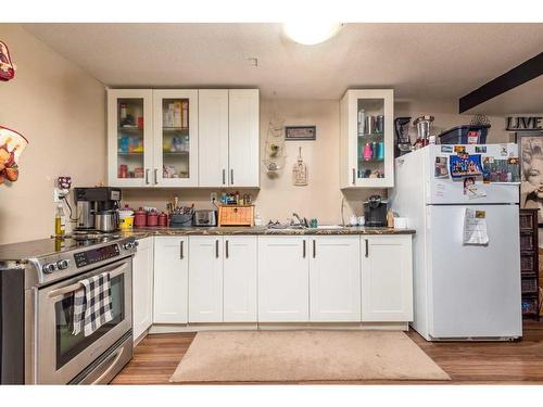 4725 29 Street, Lloydminster, SK - Indoor Photo Showing Kitchen