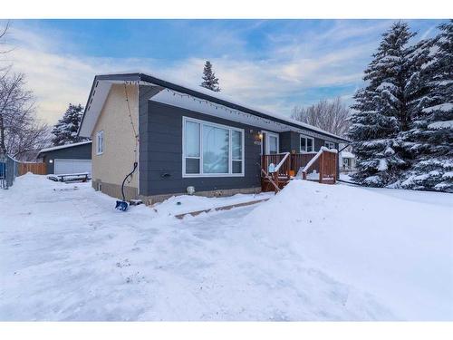 4725 29 Street, Lloydminster, SK - Outdoor