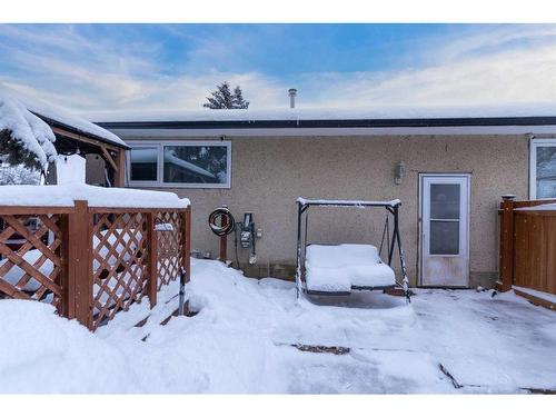 4725 29 Street, Lloydminster, SK - Outdoor