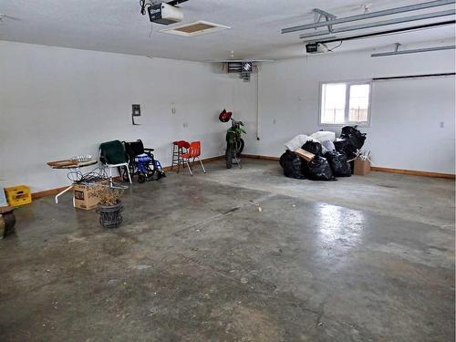 4802 49 Avenue, Vermilion, AB - Indoor Photo Showing Garage