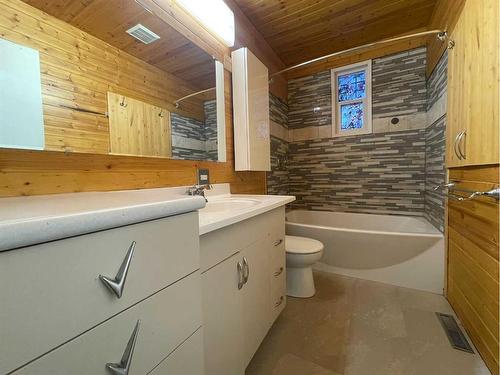 119 2 Street East, Maidstone, SK - Indoor Photo Showing Bathroom